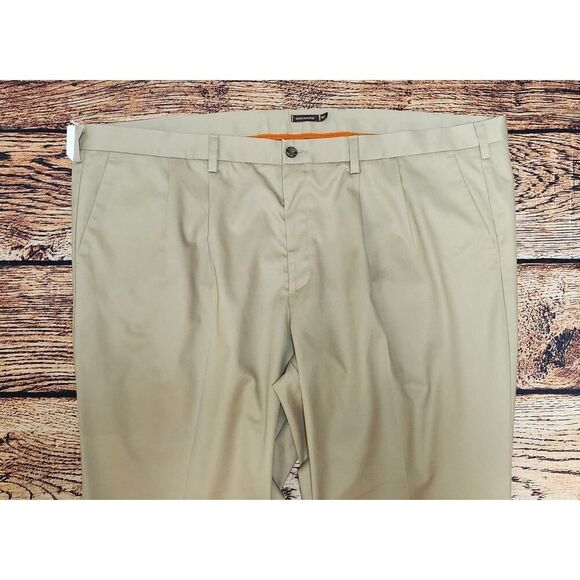 Dockers New Big & Tall Pants Mens Size 52x30 Khaki Chino Classic Pleated Slacks - Picture 3 of 9